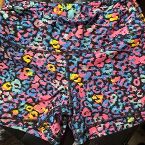 Size M neon cheetah Fleo shorts